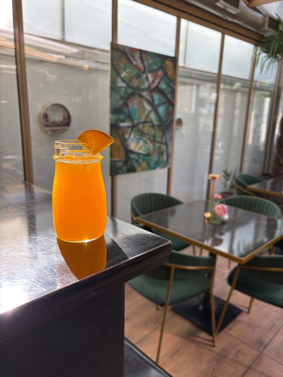 Orangensaft vom Café am Markt